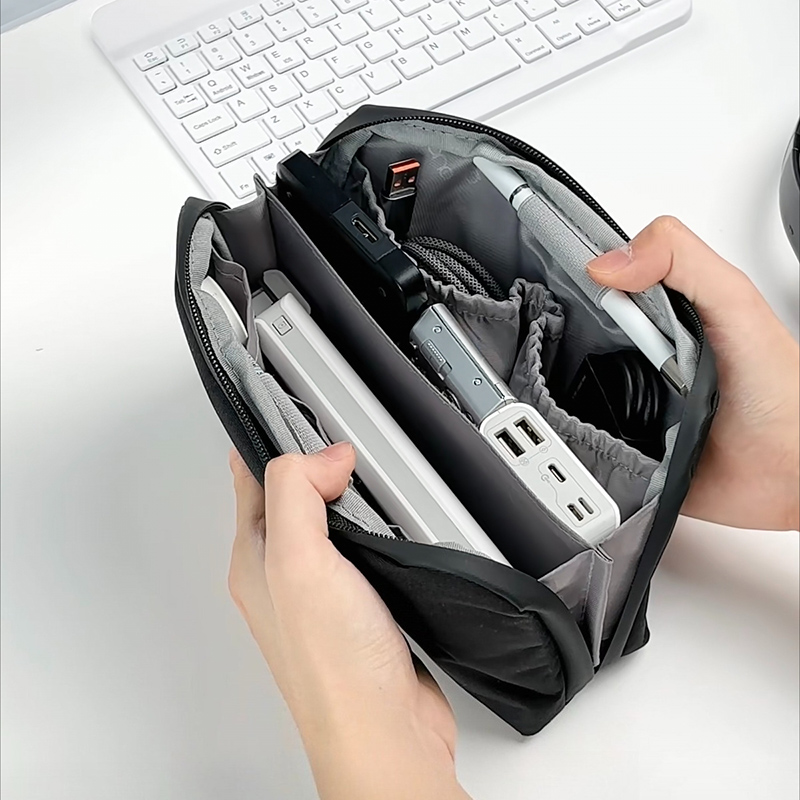 Organisateur de câbles en form - Tech Accessories Storage avis et prix