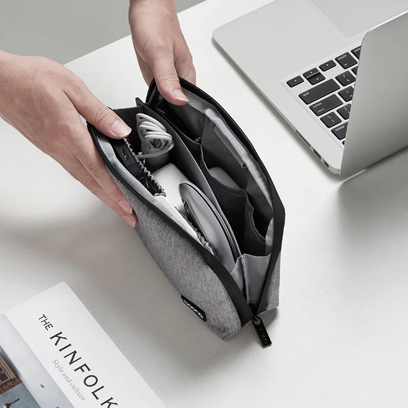 Organisateur de câbles en form - Tech Accessories Storage avis et prix